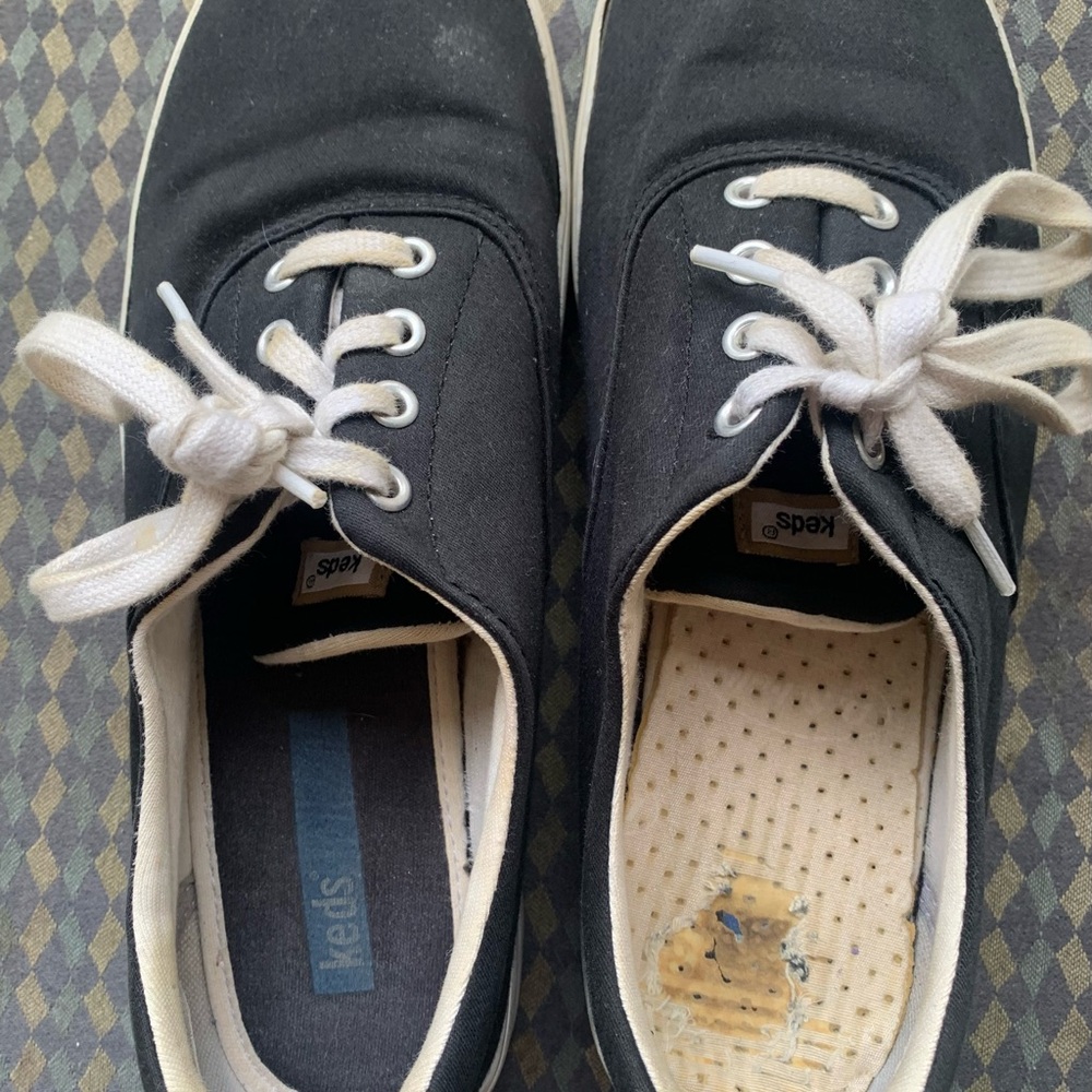 💚3/$25 7.5 Keds women's Black and White Sneakers